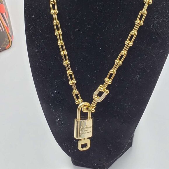 100% Auth Louis Vuitton Lock & Key with Unbranded Gold Plated Chain Necklace - Picture 6 of 9
